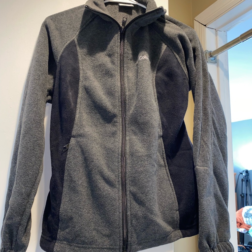 NEVER WORN Columbia zip-up